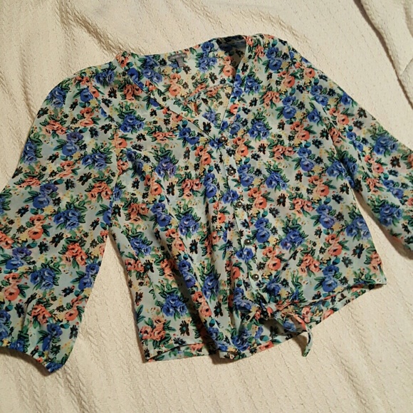Semi sheer floral blouse small - Picture 2 of 4