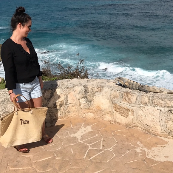 Meet your Posher, Tara - Picture 3 of 3