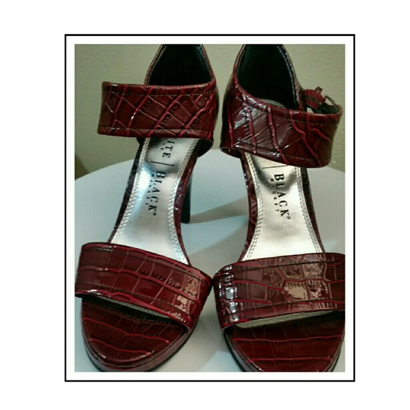 NWOT White House Black Market Heels. 6 - Picture 2 of 3