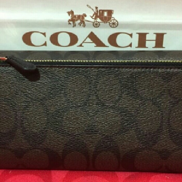 Authentic Coach signature canvas checkbook/wallet - Picture 3 of 4