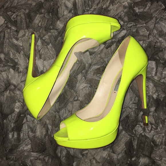 🎉FLASH SALE - Prada Patent Leather Peep Toe