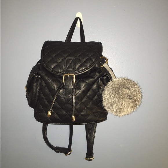 Gray Pom Pom Key Chain - Picture 2 of 3