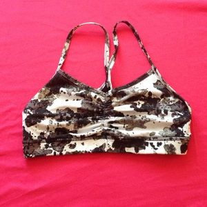 black and white patterned sports bra