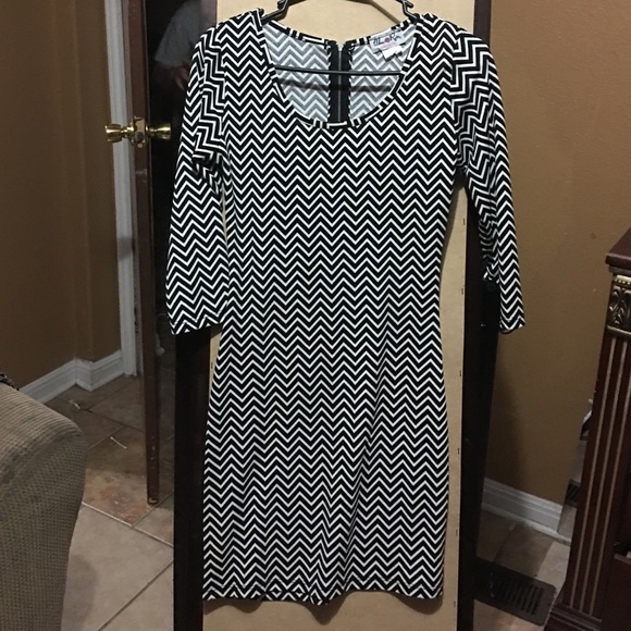 Mini strip black and white dress - Picture 1 of 2
