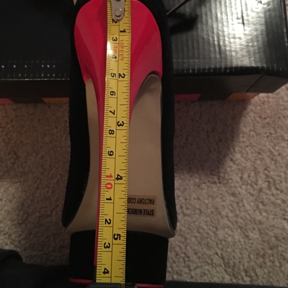 Lip heels - Picture 2 of 4