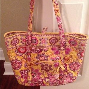 L-XL Vera Bradley tote