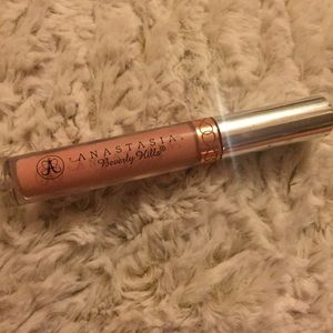 Anastasia Beverly Hills Liquid Lipstick Milkshake