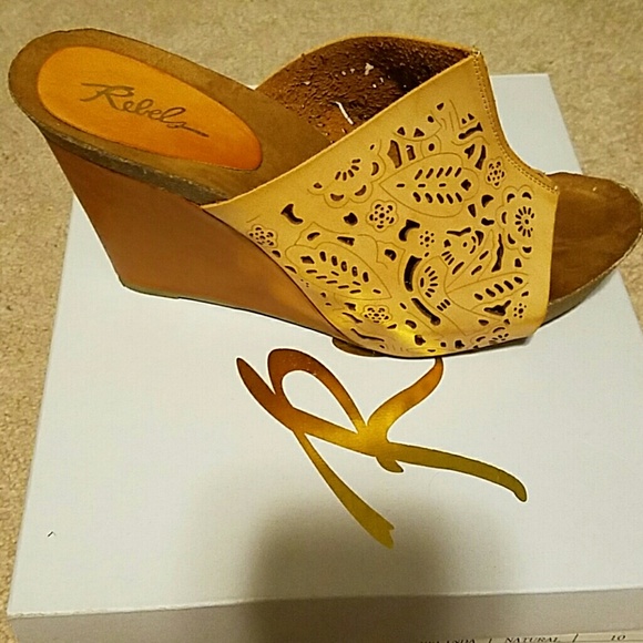 Rebels - Picture 2 of 4