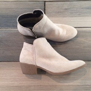Simply Vera Wang ankle boots