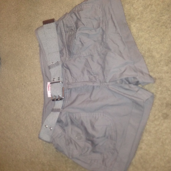 Size 5 Bongo shorts W/ belt