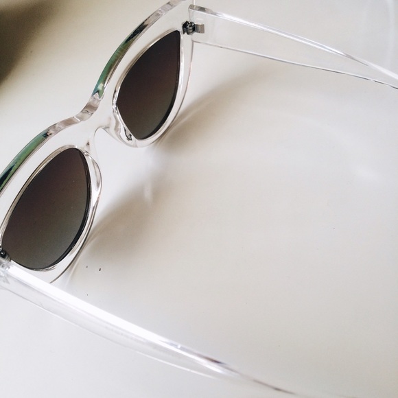 Sunglasses - Picture 3 of 4