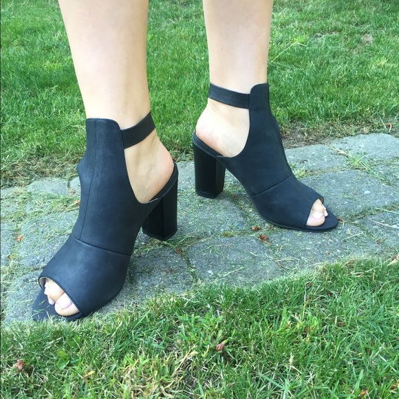 💋 Black Leather 'Seychelles LA' Peep Toe Heels 💋