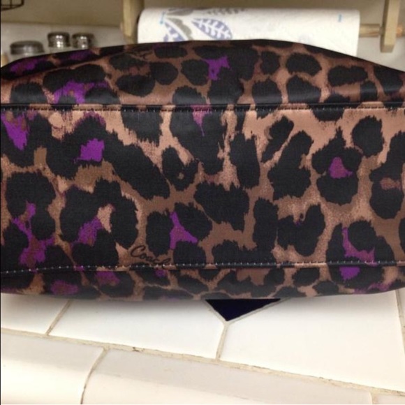 SOLD😄💜👛😁💋😜 - Picture 3 of 4