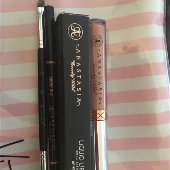 Anastasia items - Picture 1 of 1