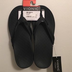 NWT Vionic with Orthaheel technology flip flops