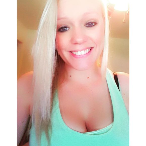 Meet your Posher, Lauren - Picture 1 of 1