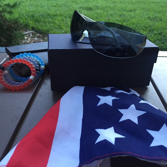 PRADA SUNGLASSES!!! - Picture 4 of 4