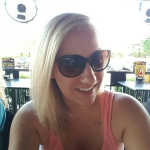 Meet your Posher, Candice