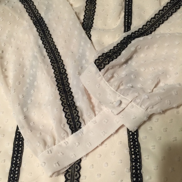 Cream J.CREW Sheer Lace Shirt💕