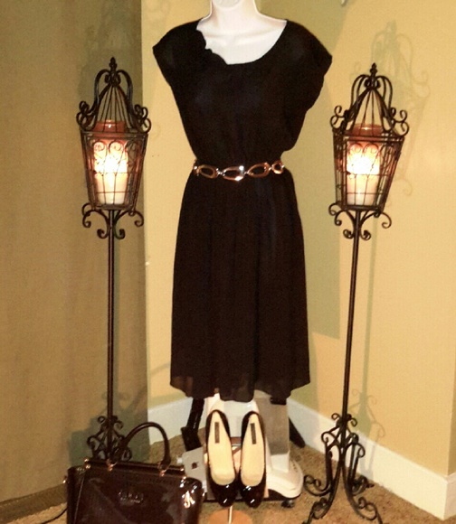 Simple Yet Classy Black Dress - Picture 2 of 4