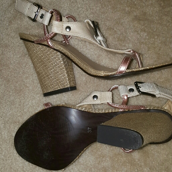 UNIQUE MULTI COLOR Rose chunky Heels Sandals - Picture 3 of 4