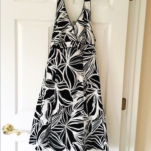 Lovely Halter top Dress White & Black Floral print, size 8