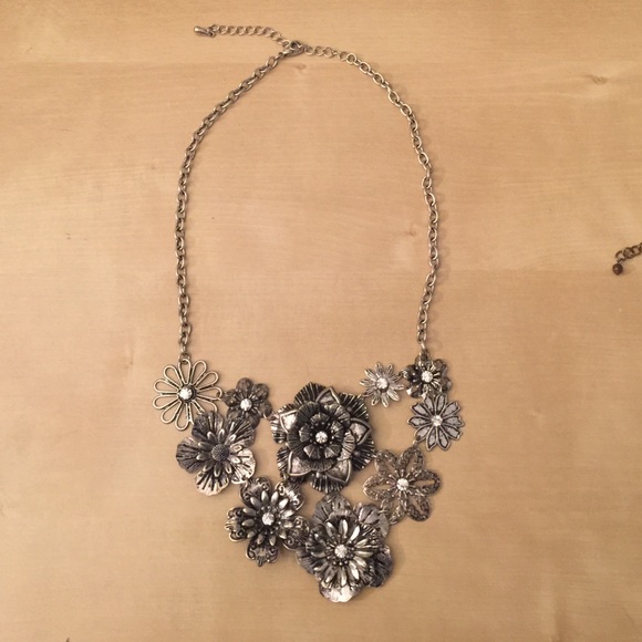 Bauble necklace