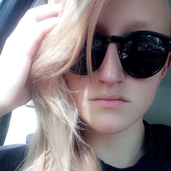 Meet your Posher, Cassie