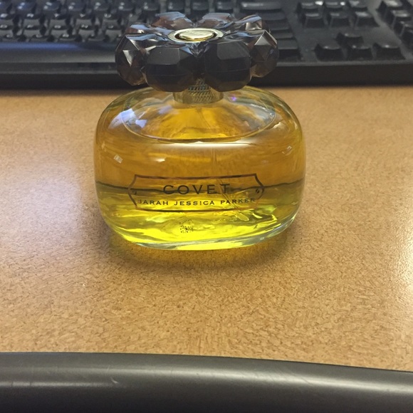 Sarah Jessica Parker perfume "Covet"