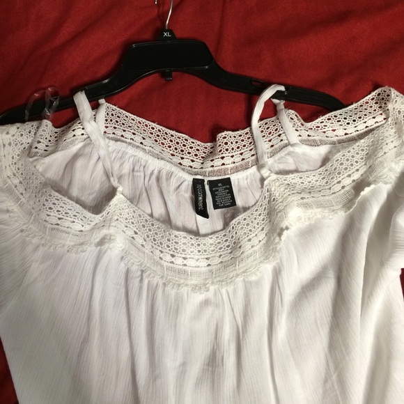 Top - Picture 2 of 2