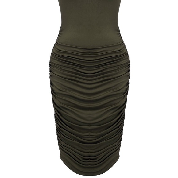 Racer back curve loving Price FIRM unless bundled - Picture 3 of 3