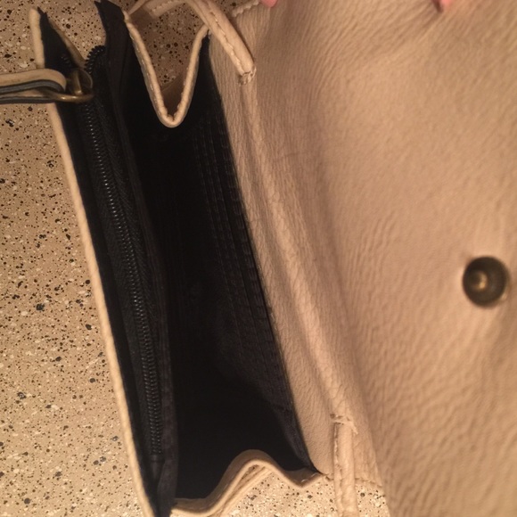 NWT: Target Mossimo Tan Crossbody Purse - Picture 3 of 4