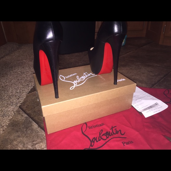 Christian louboutin 100% authentic black daffodils - Picture 3 of 4
