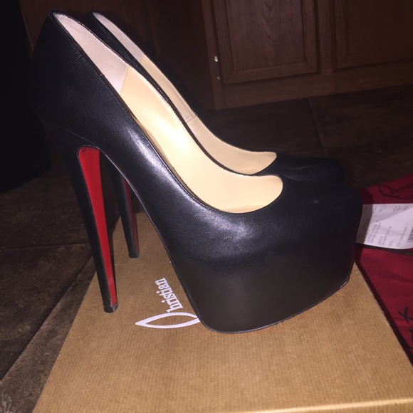 Christian louboutin 100% authentic black daffodils - Picture 4 of 4