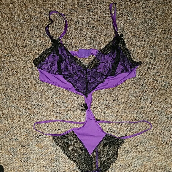 Frederick's of Hollywood Women's lingerie
