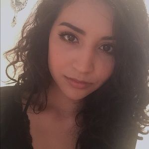 Meet your Posher, Alyssa