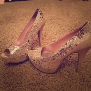 Chinese Laundry Pumps