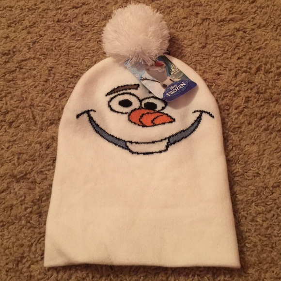 White frozen Olaf beanie