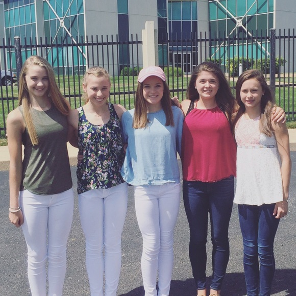 Meet your Posher, Bridget - Picture 1 of 1