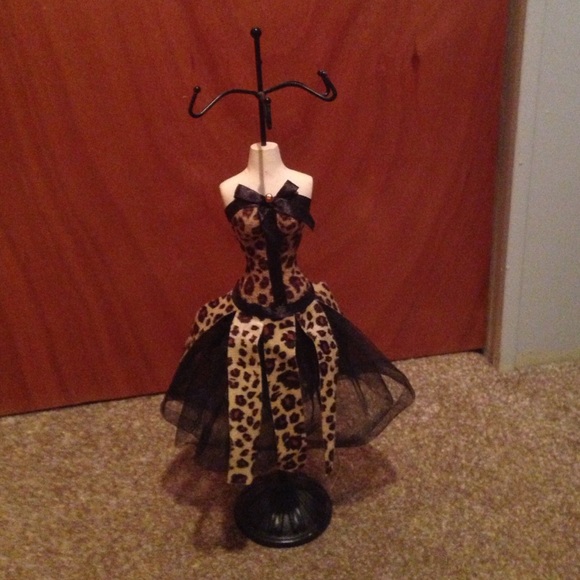 Cute little necklace holder