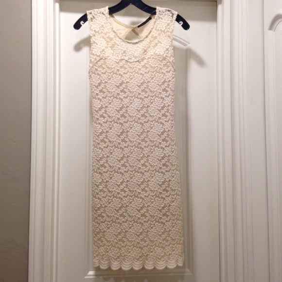 ✅SOLD✅👗Cream/Nude Lace Dress!