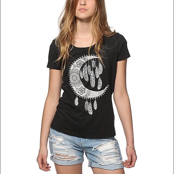 Empyre Moon Feathers Tee