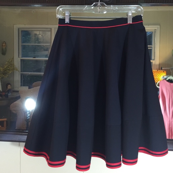 Body By Victoria Swing Skirt