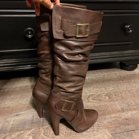 Brown boots - Picture 2 of 4