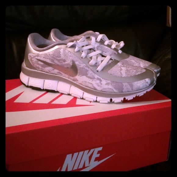 Brand new never worn Nike 5.0 shoes👌🏼👟💯🏧🏷 - Picture 1 of 3