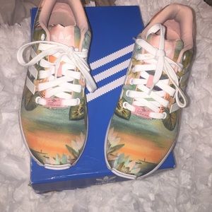 🌸🌺🌸🌺🌸 adidas sneakers 👟🌸🌺🌸🌺🌸