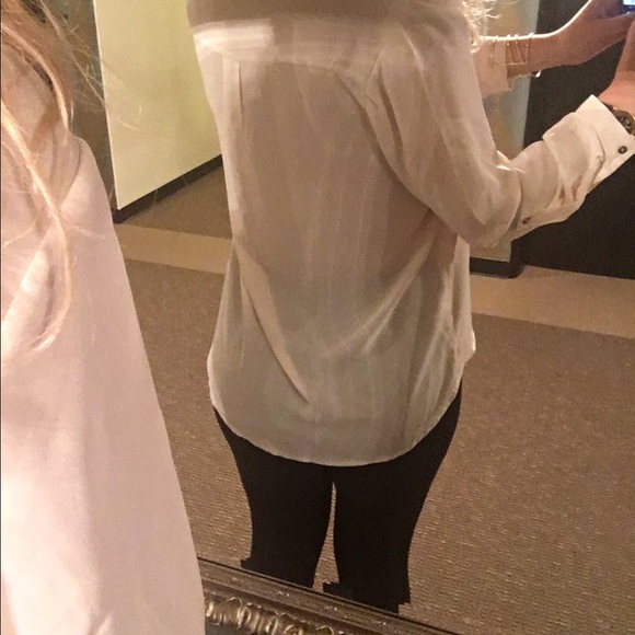 Creamy/White Sheer Blouseđź‘ đź’„ - Picture 3 of 3