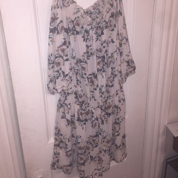 Floral off the shoulder romper - Picture 1 of 3
