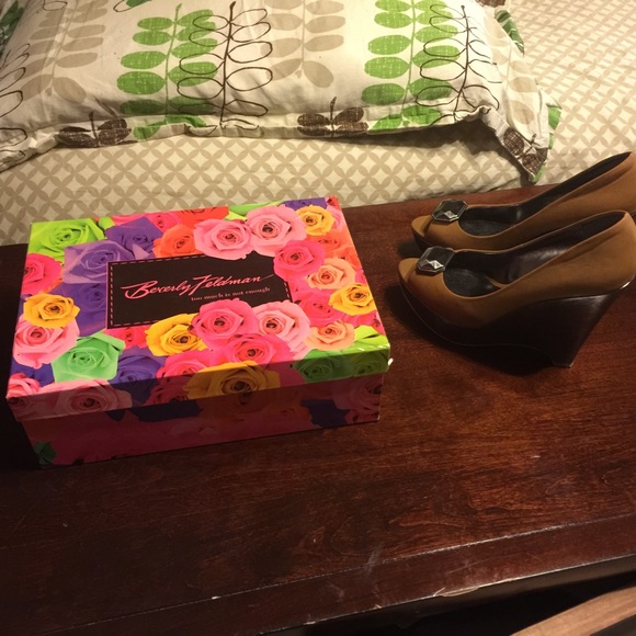 Shoes - Picture 4 of 4