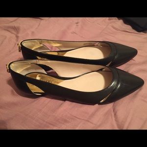 BRAND NEW MICHAEL KORS FLATS - GREAT CONDITION